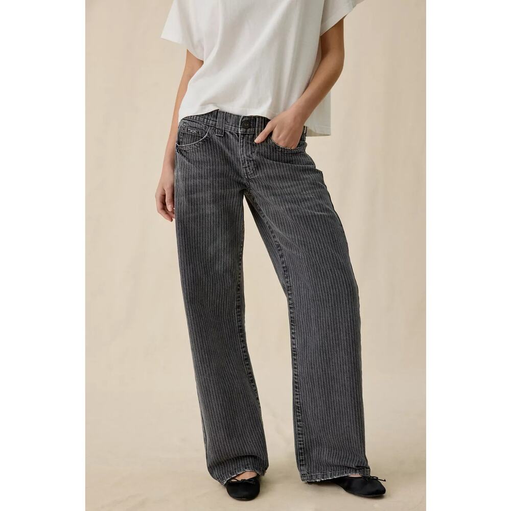 BDG Kayla Printed Low-Rise Jeans - Picture 3 of 7
